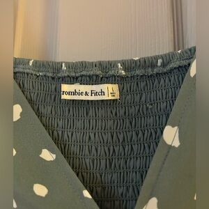 Abercrombie & Fitch Green Midi Dress puff sleeves. Size Large. Worn once